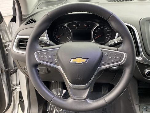 Used 2022 Chevrolet Equinox LT AWD/4WD image 12
