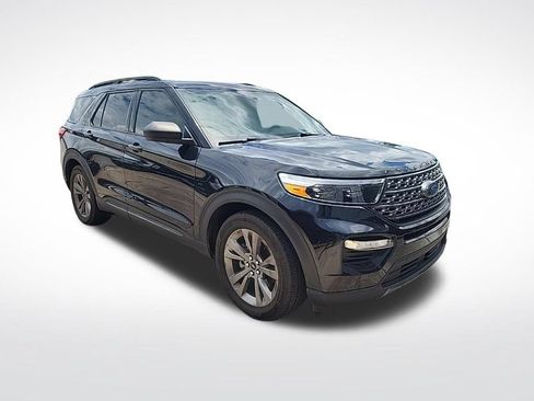 Used 2021 Ford Explorer XLT w/ Equipment Group 202A RWD image 2