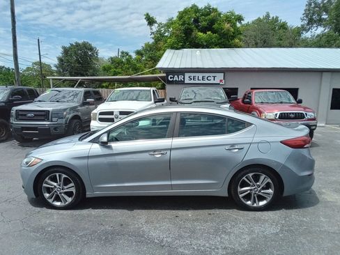 Used 2017 Hyundai Elantra Limited FWD image 7