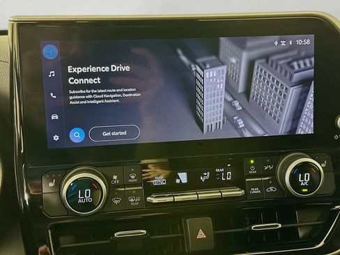 Certified 2024 Toyota Highlander XLE FWD image 13