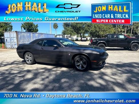 Used 2020 Dodge Challenger SXT image 14