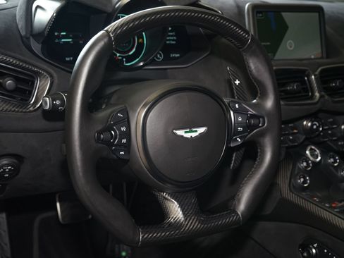 Used 2019 Aston Martin V8 Vantage Coupe RWD image 12