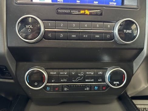 Used 2020 Ford Expedition XLT w/ Equipment Group 202A AWD/4WD image 29