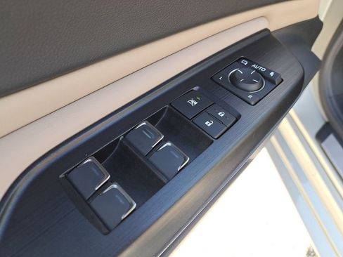 Used 2021 Lexus ES 350 w/ Premium Package image 14