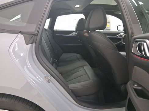 Used 2025 BMW M440i image 31