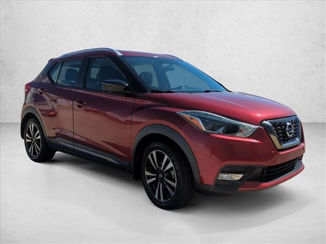 Used 2019 Nissan Kicks SR w/ SR Premium Package FWD image 3