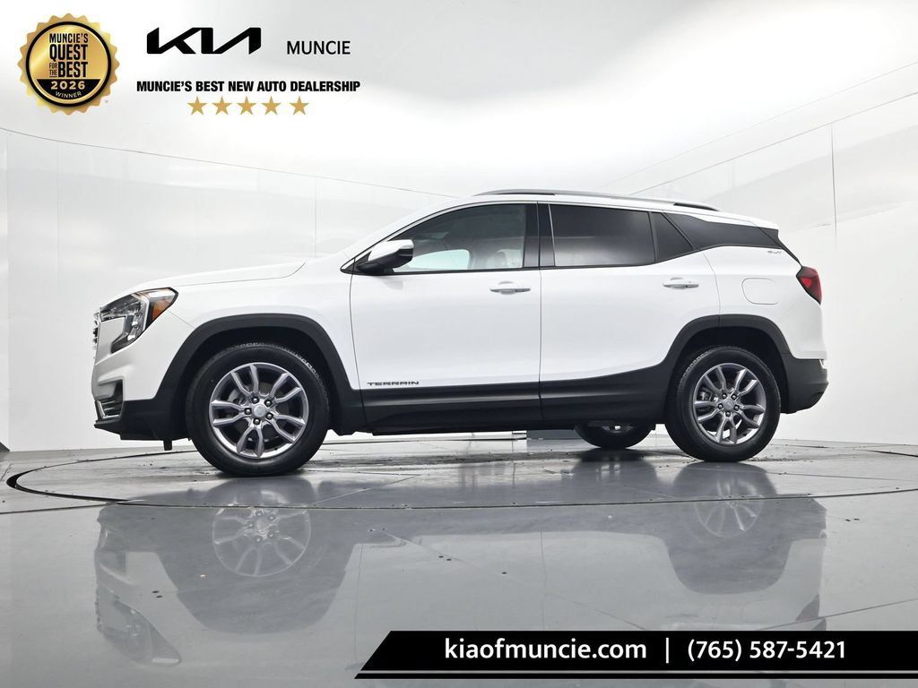 Used 2024 GMC Terrain SLT w/ Infotainment Package II FWD image 43