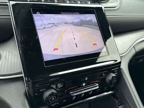 Used 2024 Jeep Grand Cherokee Altitude RWD image 21
