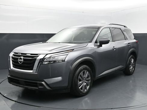Used 2025 Nissan Pathfinder SV AWD/4WD image 1