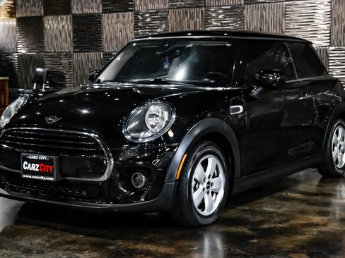 Used 2021 MINI Cooper 2-Door Hardtop FWD image 6