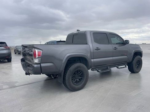 Used 2020 Toyota Tacoma TRD Sport w/ Technology Package image 3
