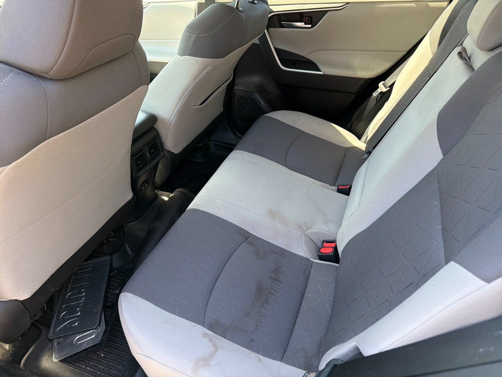 Used 2022 Toyota RAV4 XLE w/ Convenience Package FWD image 9