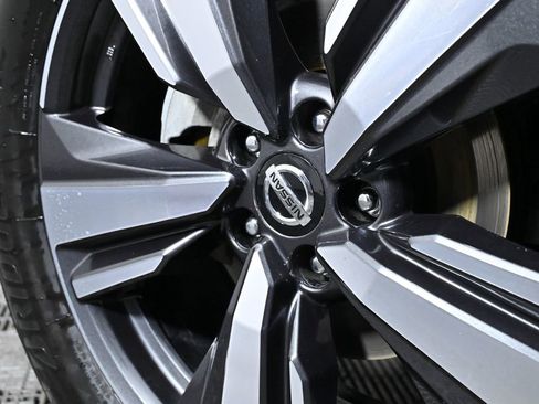 Used 2021 Nissan Rogue SL w/ Premium Package image 34