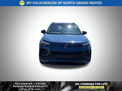 New 2026 Volkswagen Tiguan SE R-Line AWD/4WD image 2