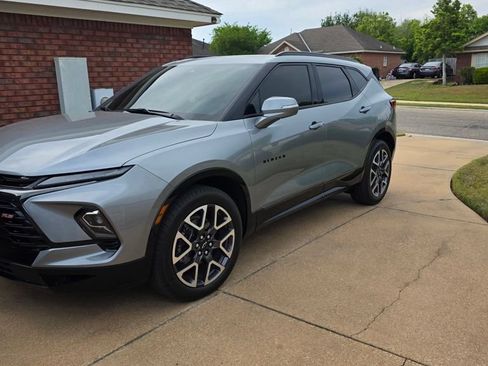 Used 2025 Chevrolet Blazer RS w/ Enhanced Convenience Package FWD image 4