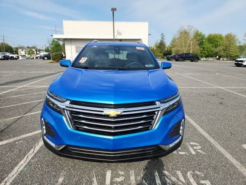 Used 2024 Chevrolet Equinox Premier AWD/4WD image 2