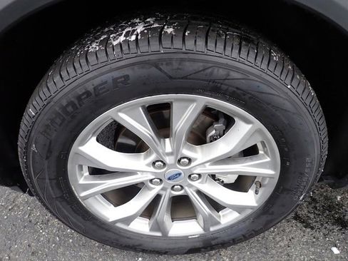 Certified 2024 Ford Explorer XLT w/ Equipment Group 202A image 13