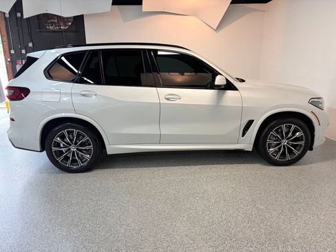 Used 2021 BMW X5 sDrive40i w/ M Sport Package RWD image 2