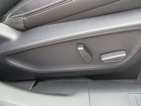 Used 2025 Ford Escape SE w/ PHEV Premium Package FWD image 38