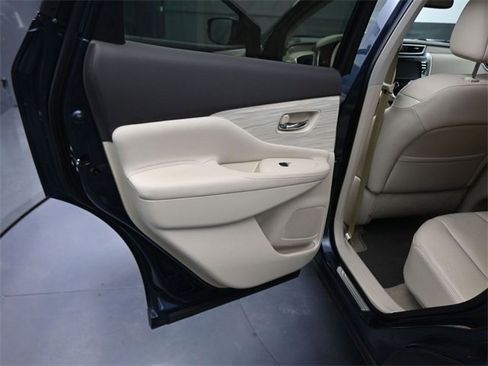 Used 2015 Nissan Murano SL w/ Cargo Package w/Cover image 15