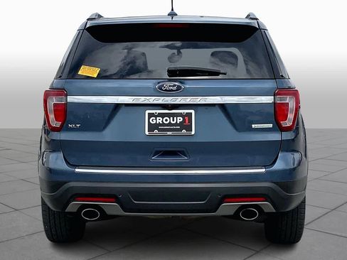 Used 2018 Ford Explorer XLT w/ Equipment Group 202A FWD image 5
