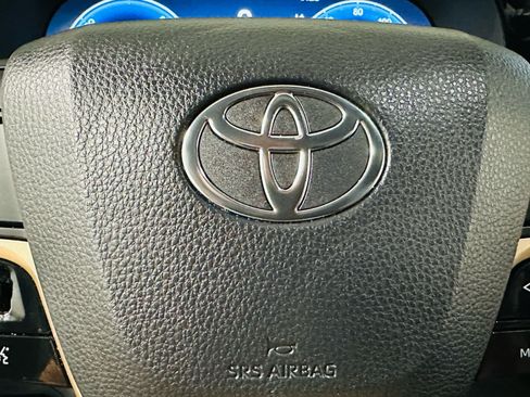 Certified 2023 Toyota Crown AWD/4WD image 16