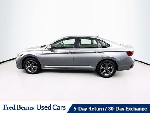 Used 2024 Volkswagen Jetta SE FWD image 5