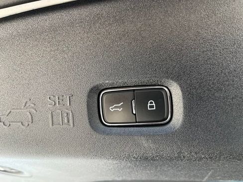 Used 2025 Ford Expedition Active AWD/4WD image 24
