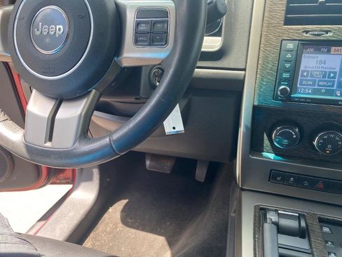 Used 2012 Jeep Liberty Limited Jet w/ Comfort/Convenience Group AWD/4WD image 34