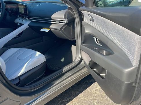 New 2026 Hyundai Elantra Limited image 34