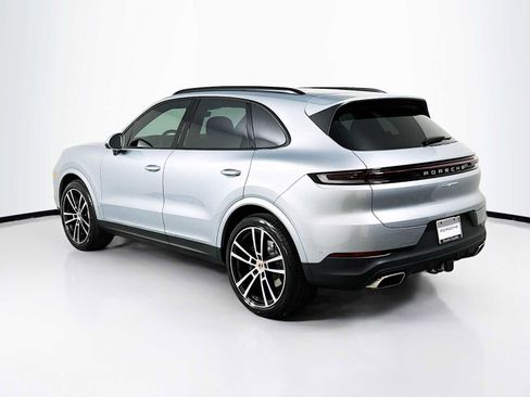 New 2026 Porsche Cayenne image 3