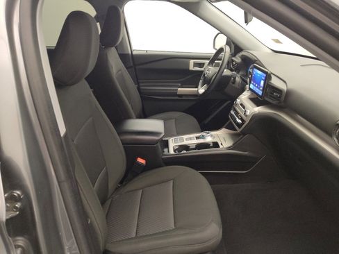 Used 2022 Ford Explorer XLT image 21