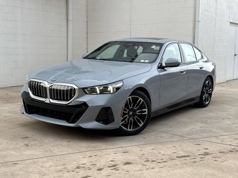 New 2026 BMW 530i xDrive w/ M Sport Package image 1