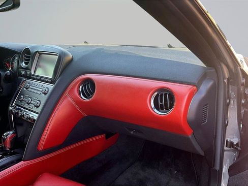 Used 2015 Nissan GT-R Premium AWD/4WD image 24