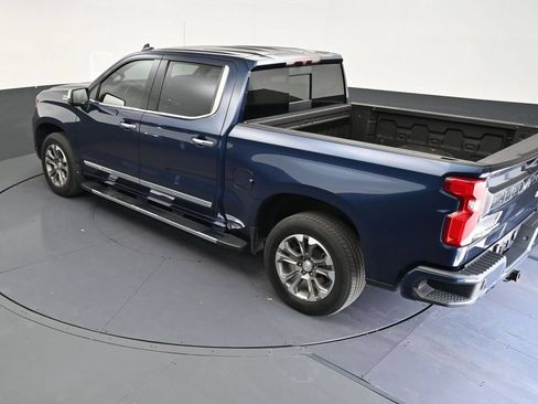 Used 2023 Chevrolet Silverado 1500 High Country w/ High Country Premium Package AWD/4WD image 11