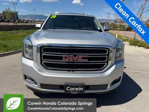 Used 2019 GMC Yukon XL SLT w/ Open Road Package AWD/4WD image 2