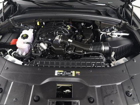 Used 2025 Jeep Grand Cherokee Laredo X w/ Luxury Tech Group I image 56