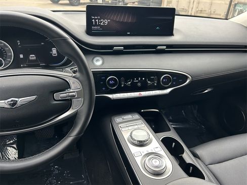 Used 2025 Genesis GV70 2.5T image 18