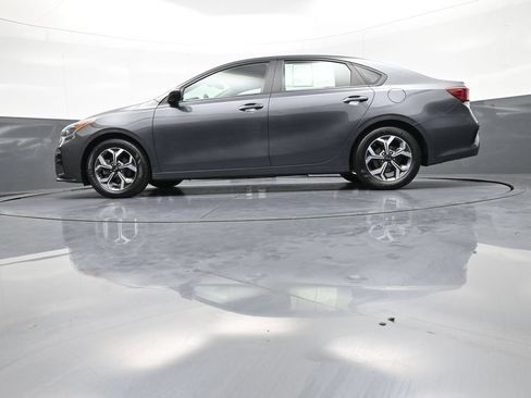 Certified 2021 Kia Forte LXS FWD image 31