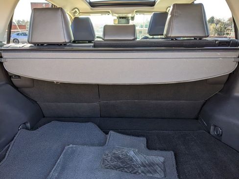 Used 2019 Toyota RAV4 Limited image 27