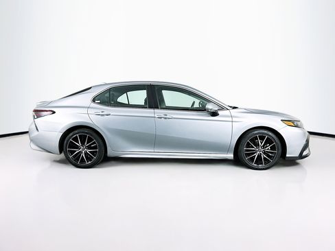Used 2023 Toyota Camry SE FWD image 10
