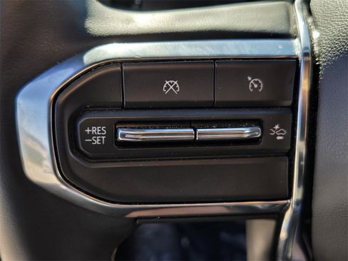 Used 2025 GMC Canyon Denali image 26