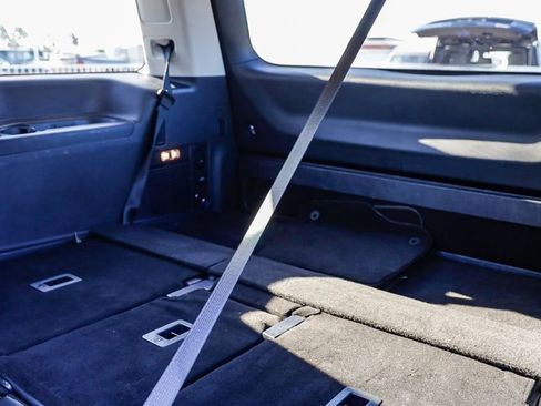 Used 2025 Lincoln Navigator Reserve AWD/4WD image 23