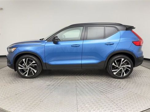 Used 2021 Volvo XC40 T5 R-Design w/ Advanced Package image 5