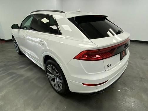 Used 2022 Audi Q8 Premium AWD/4WD image 5