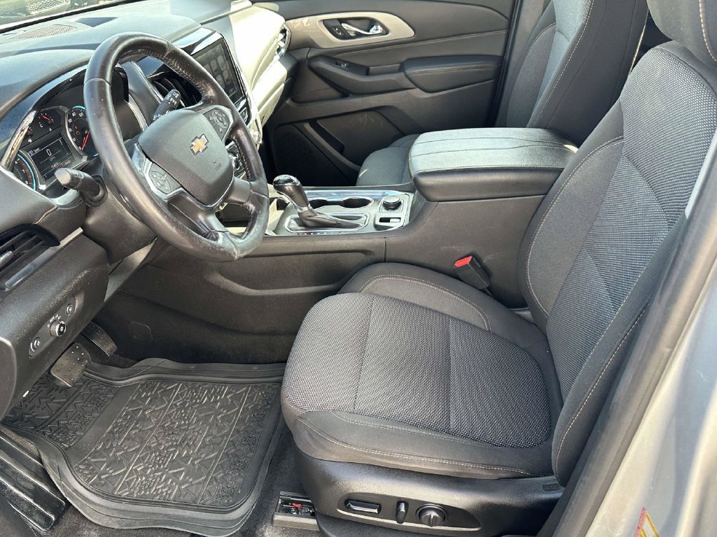 Used 2018 Chevrolet Traverse LT FWD image 18