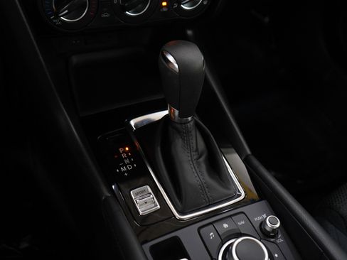 Used 2017 MAZDA MAZDA3 Sport w/ Preferred Equipment Package FWD image 21