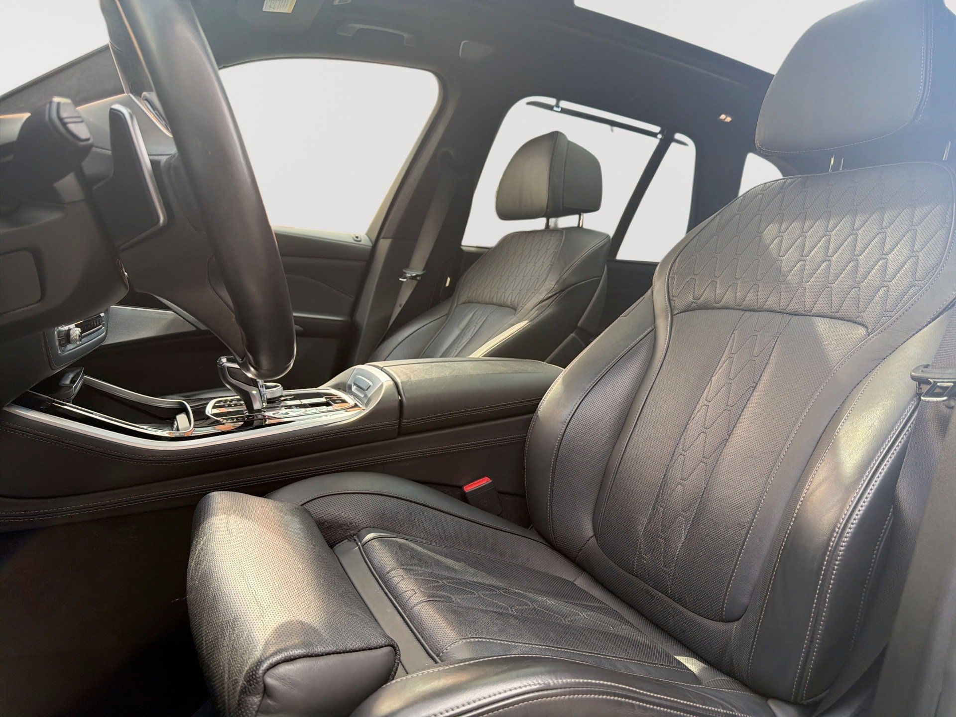 Used 2020 BMW X5 M50i w/ Executive Package AWD/4WD image 13