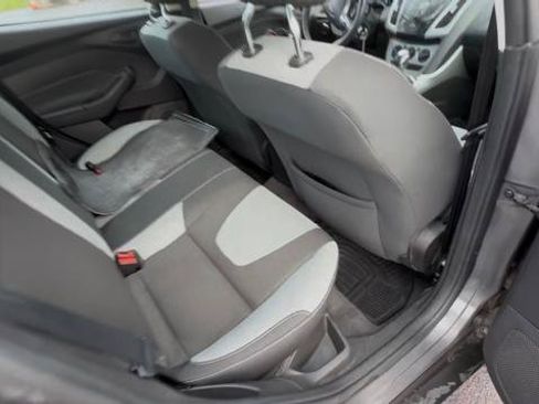 Used 2012 Ford Focus SE w/ SE Sport Pkg FWD image 4