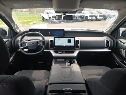 Used 2025 Ford Expedition Max Active image 24